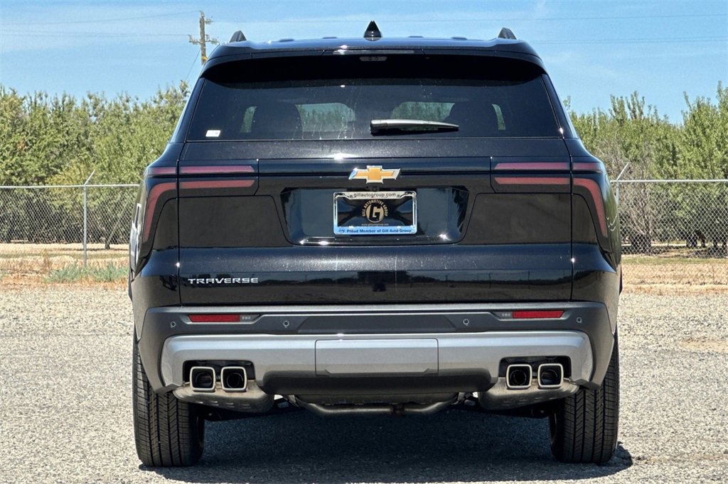 2026 Chevrolet Traverse photo 4