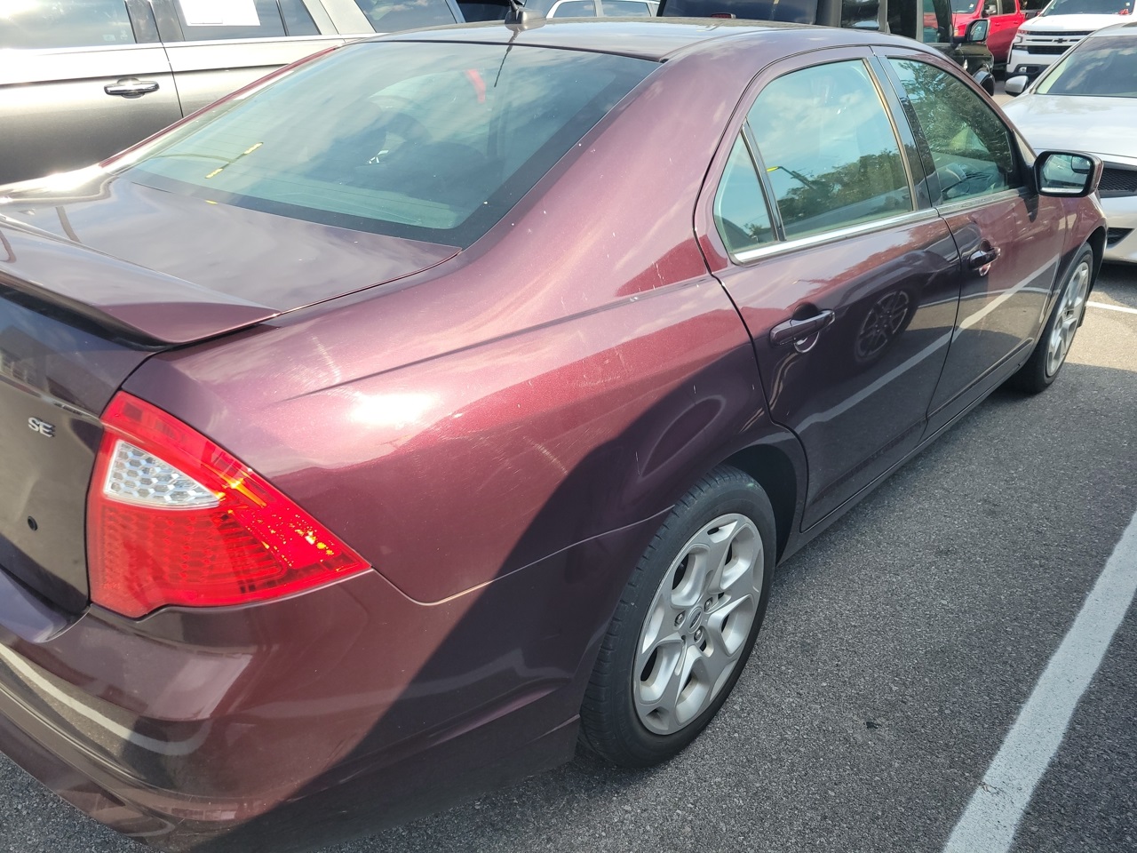 2011 Ford Fusion SE photo 3
