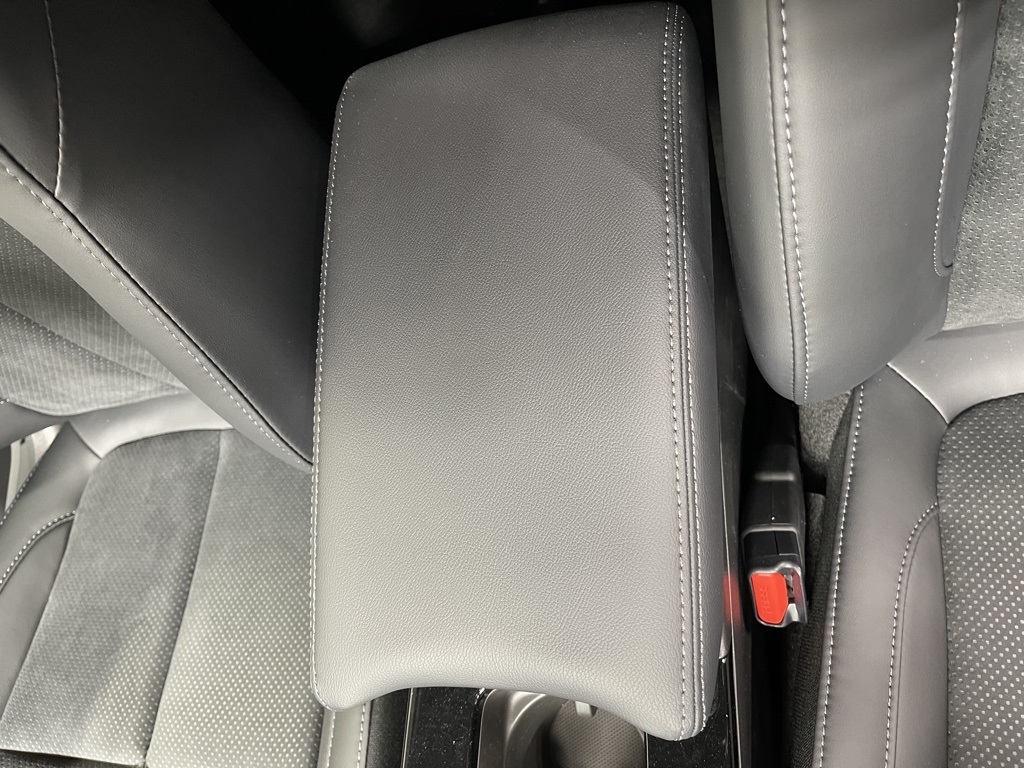 2025 Mitsubishi Eclipse Cross SEL photo 10