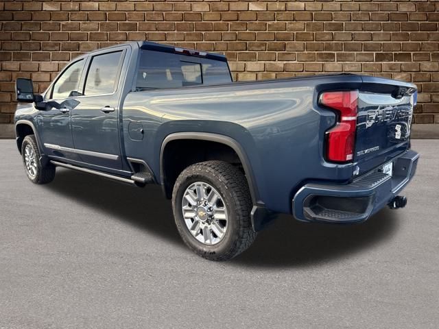 2025 Chevrolet Silverado 3500HD High Country photo 3