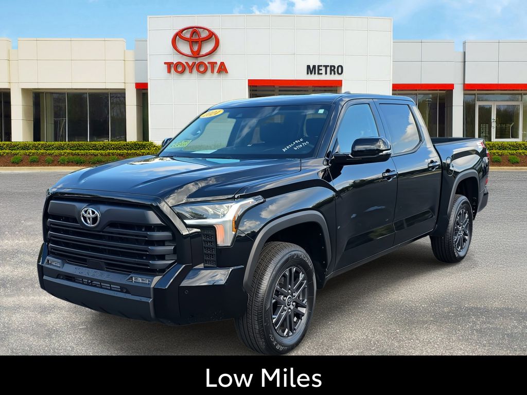 2024 Toyota Tundra SR5's photo