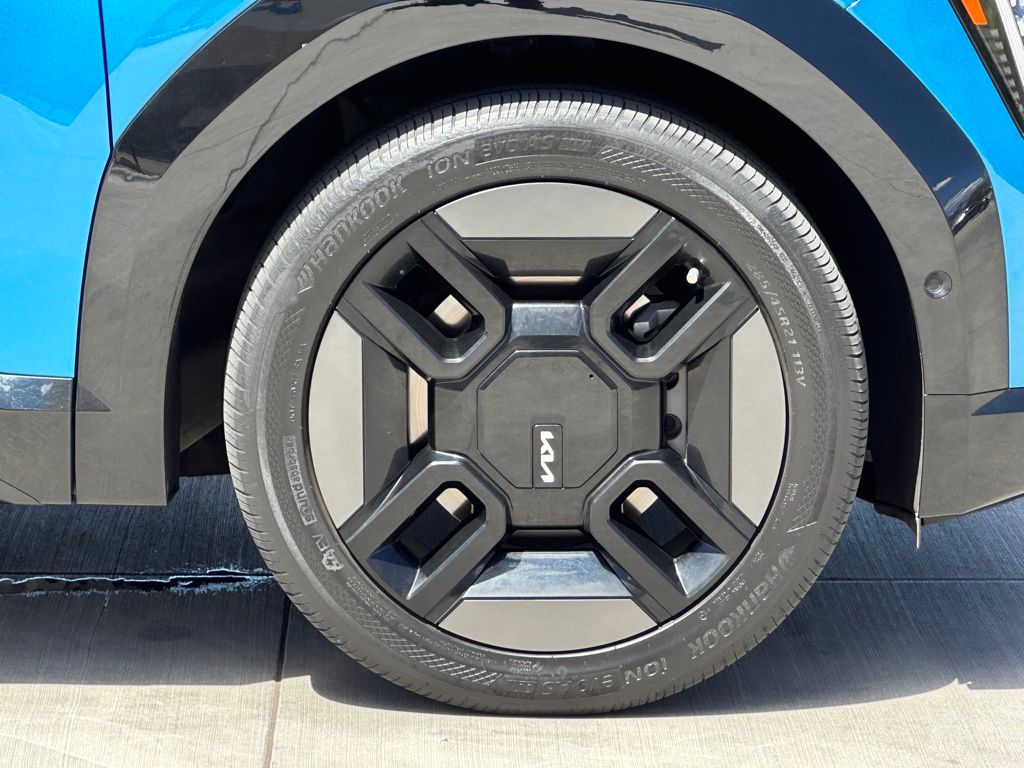 2024 Kia EV9 GT-Line photo 3