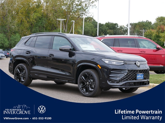 2025 Volkswagen Tiguan SE R-LINE BLACK's photo