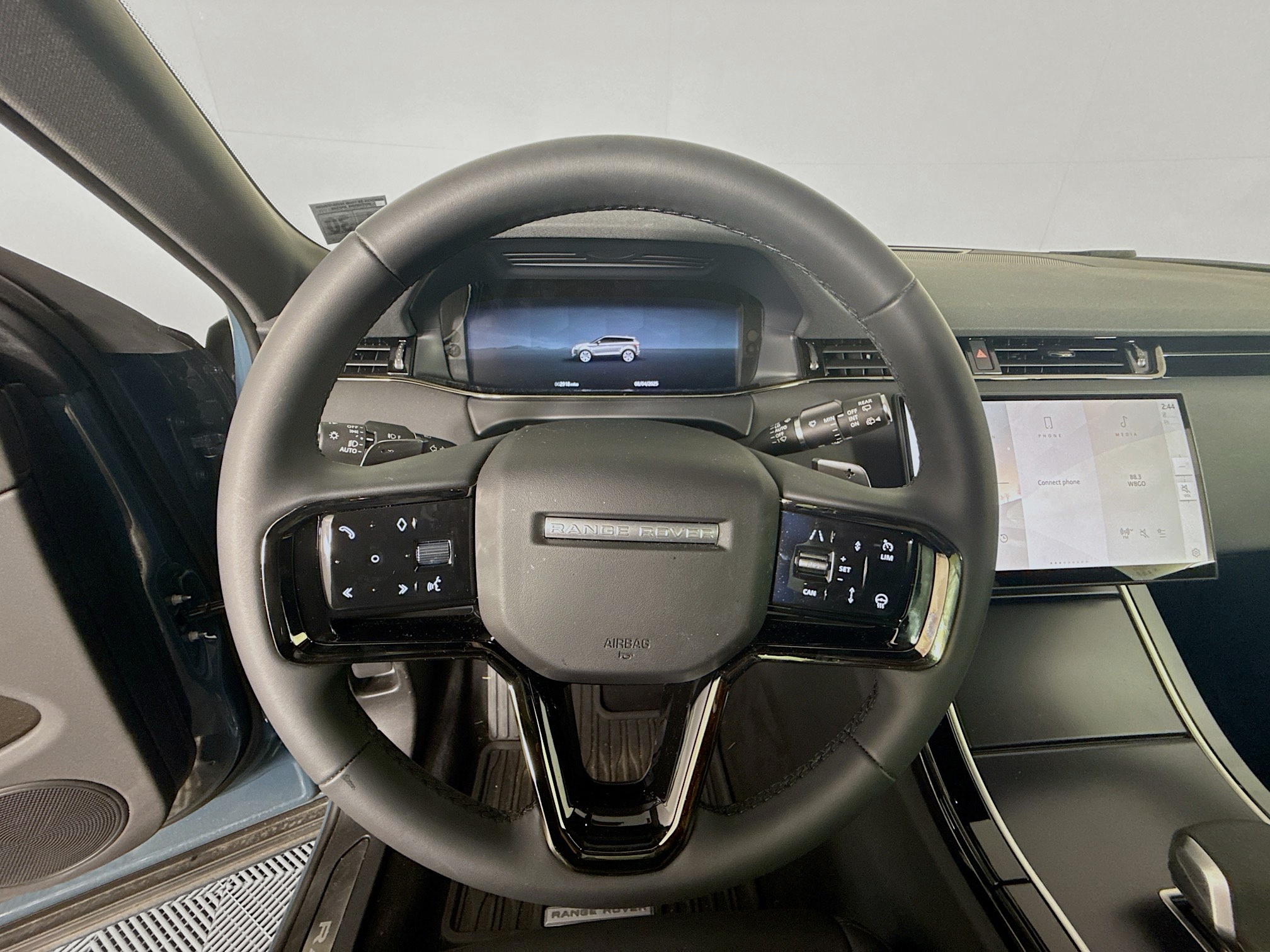 2026 Land Rover Range Rover Evoque Dynamic SE photo 11