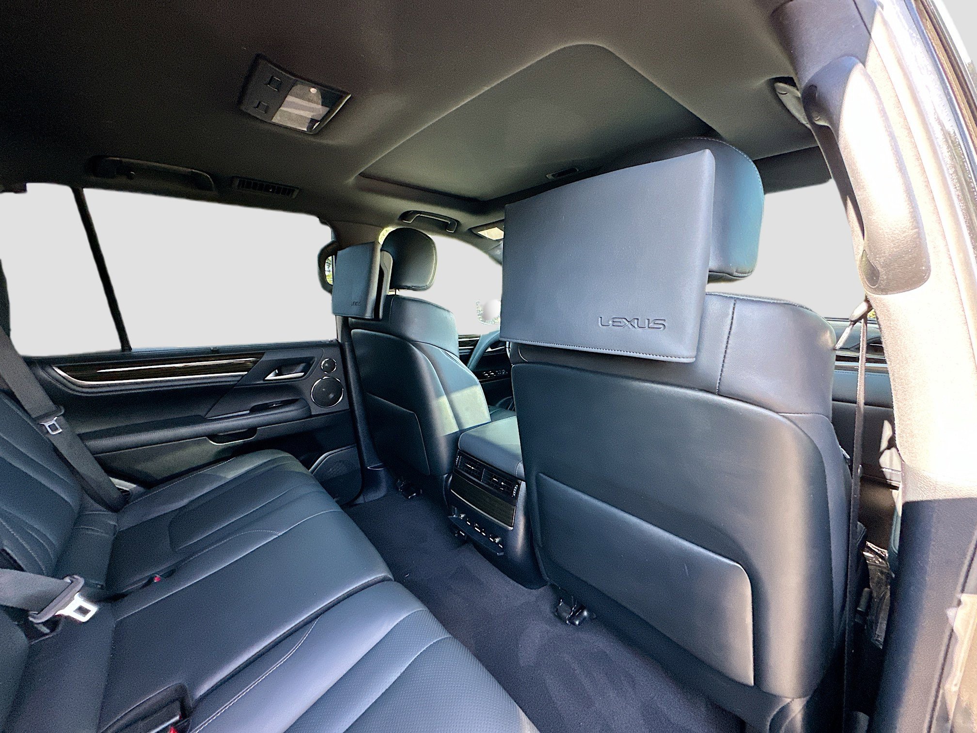 2020 Lexus LX 570 photo 33