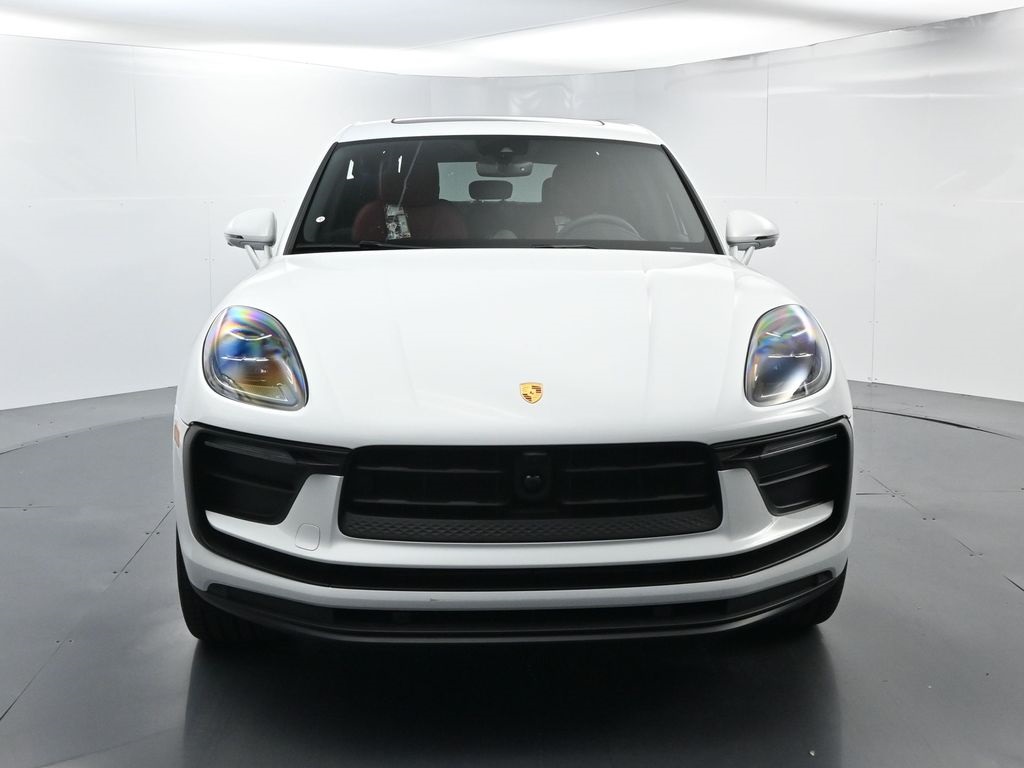 2026 Porsche Macan T photo 15