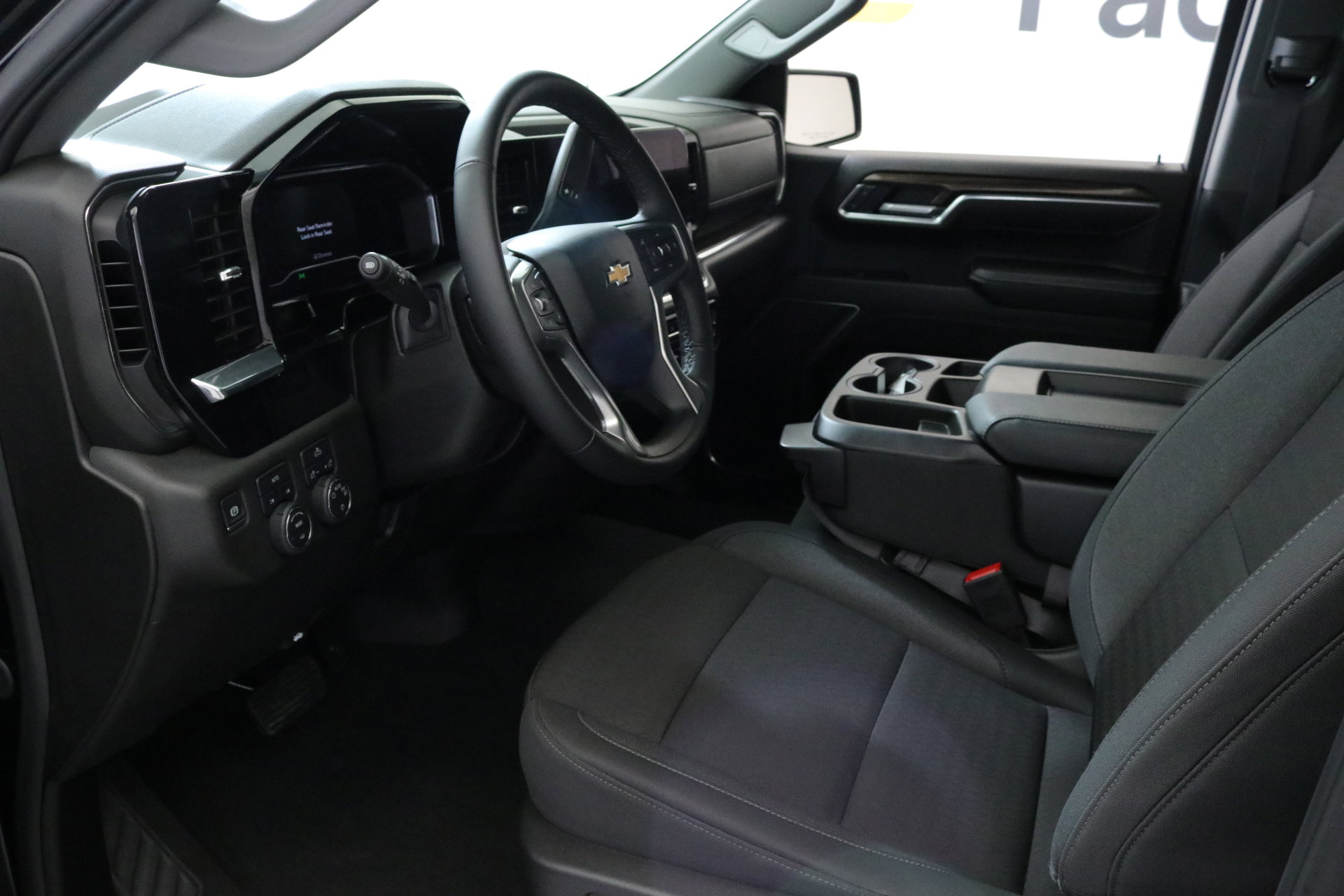 2025 Chevrolet Silverado 1500 LT photo 22