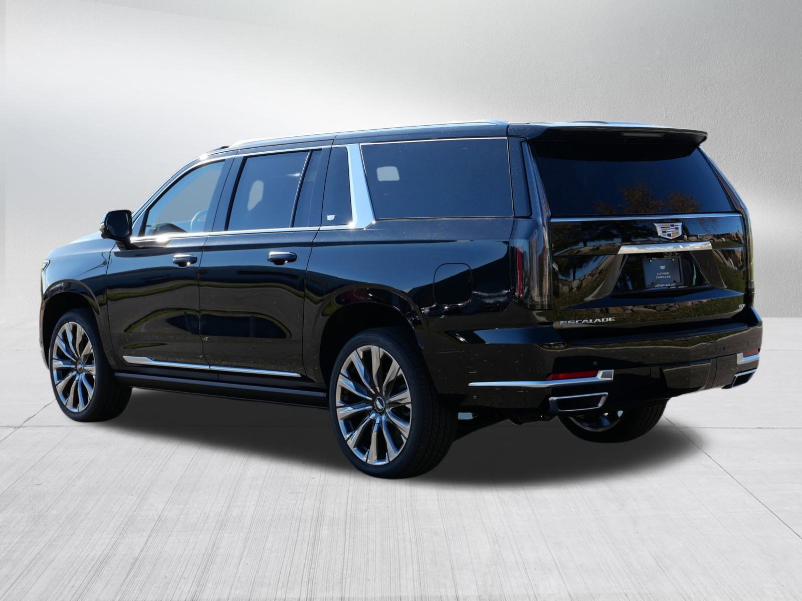 2026 Cadillac Escalade ESV Luxury photo 4