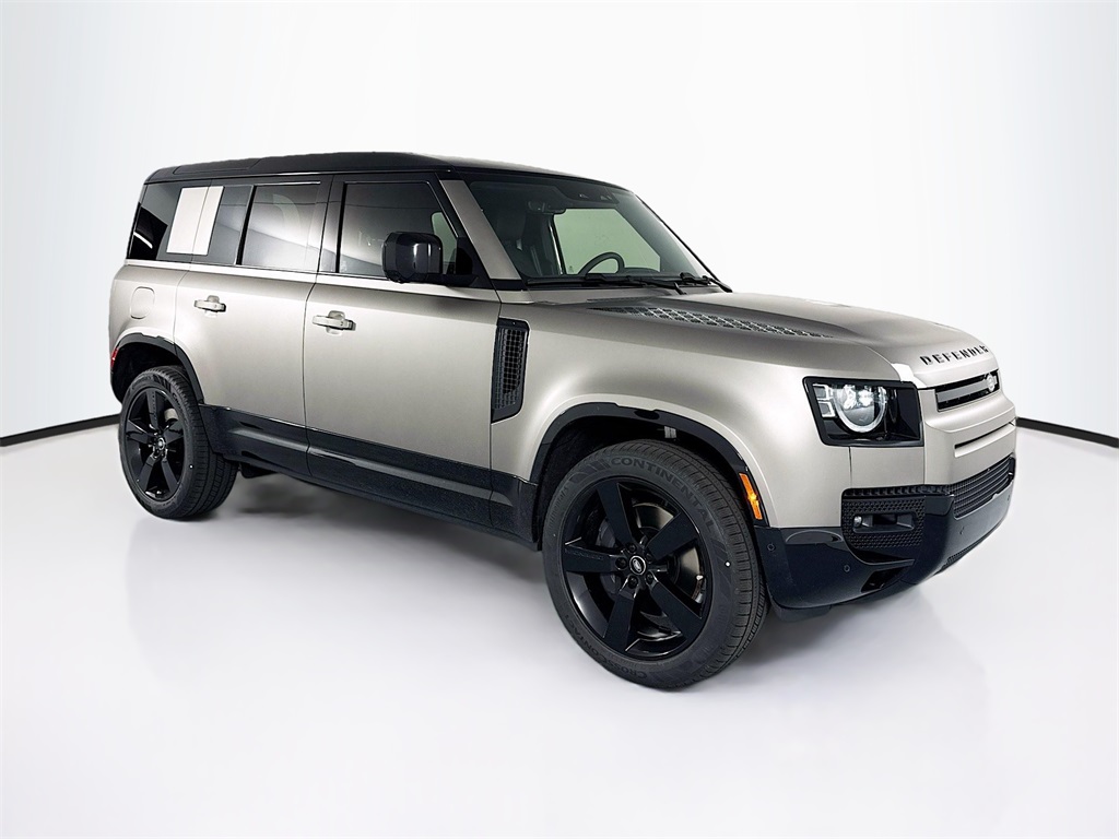 2025 Land Rover Defender 110 X-Dynamic SE photo 3