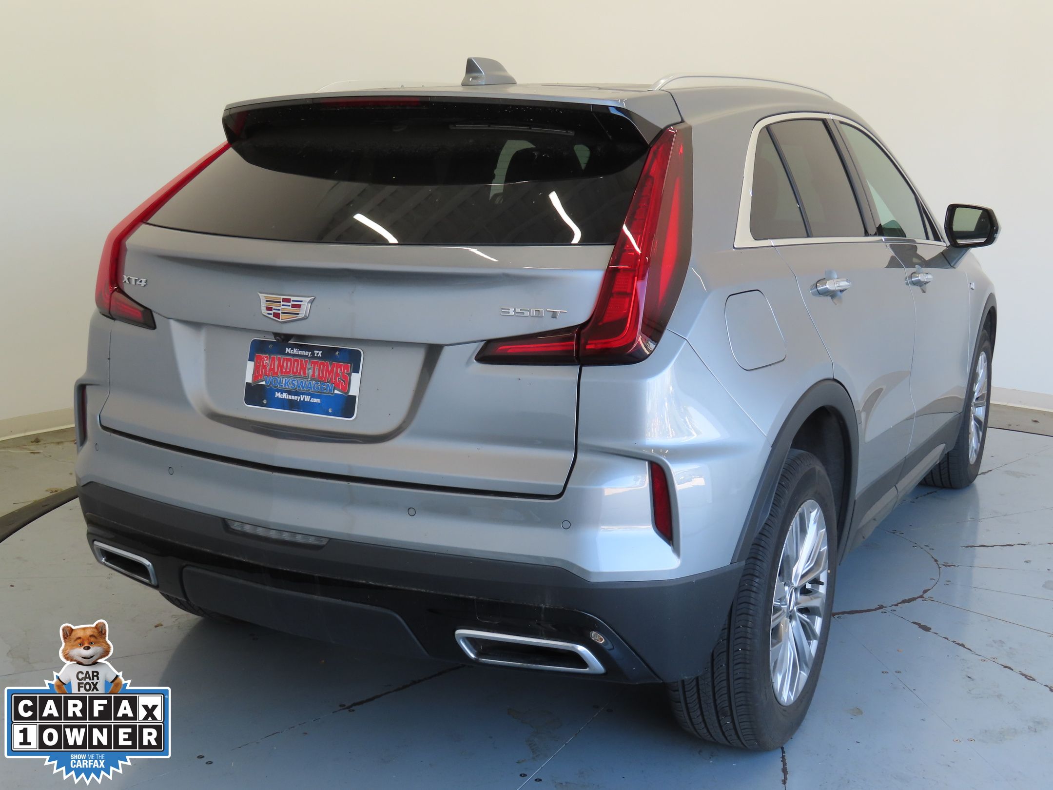 2024 Cadillac XT4 Premium Luxury photo 3