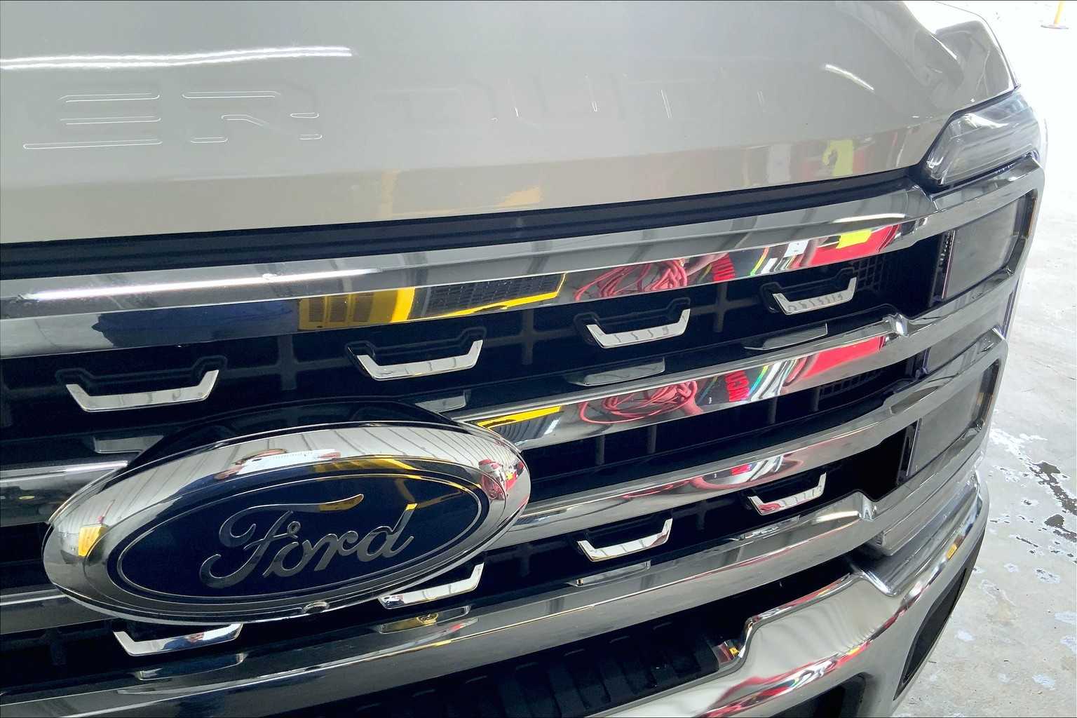 2024 Ford F-250 Lariat photo 25