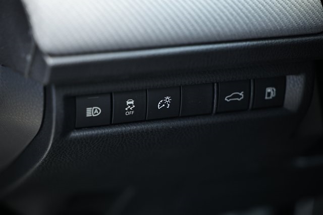 2025 Toyota Camry SE photo 18