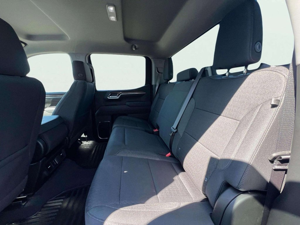 2025 Chevrolet Silverado 1500 LT photo 17