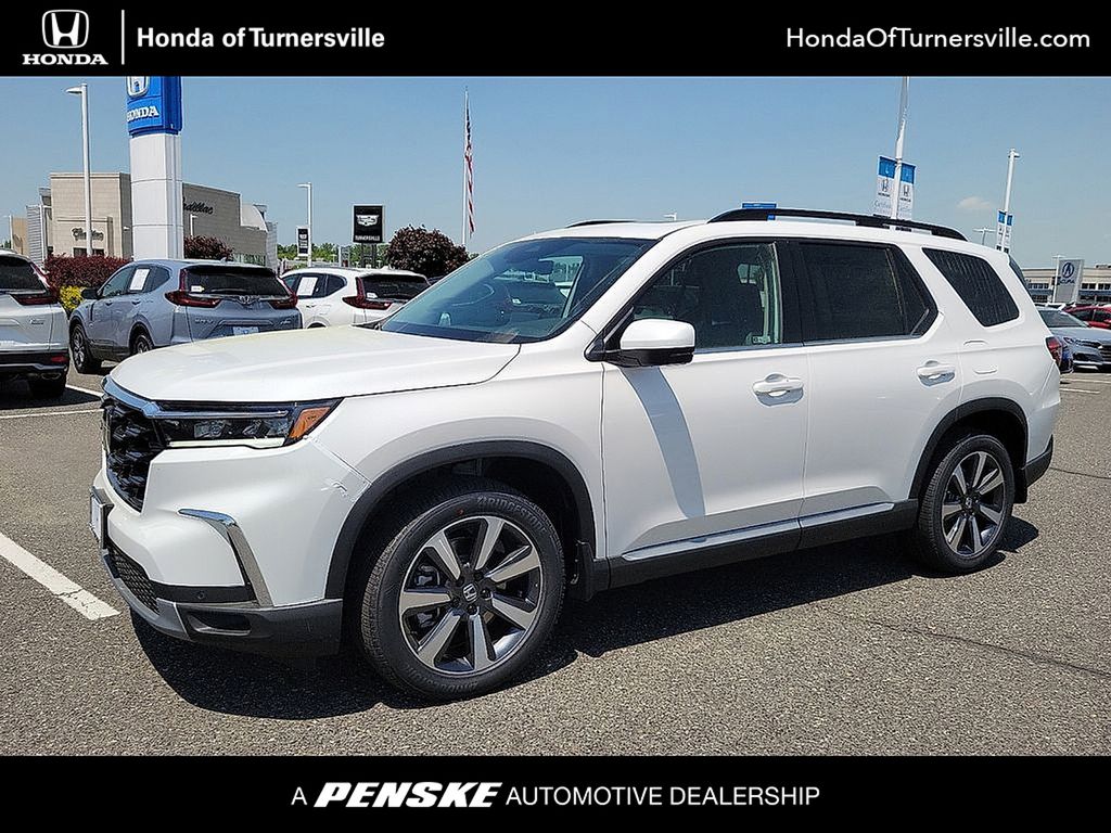 2025 Honda Pilot Touring's photo
