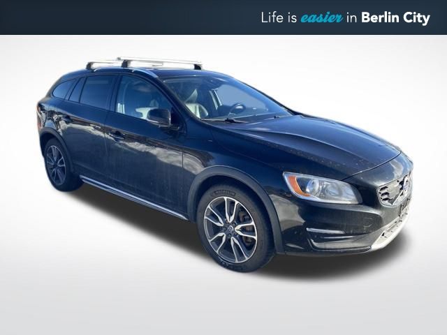 2017 Volvo V60 Base's photo