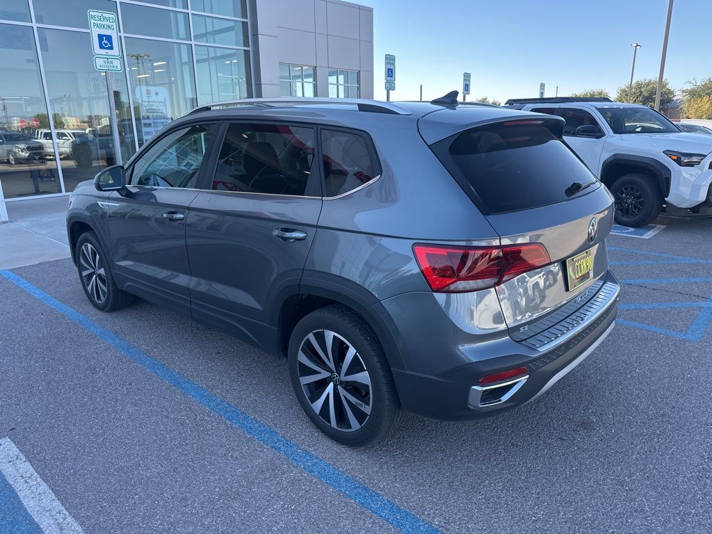 2024 Volkswagen Taos SE photo 6