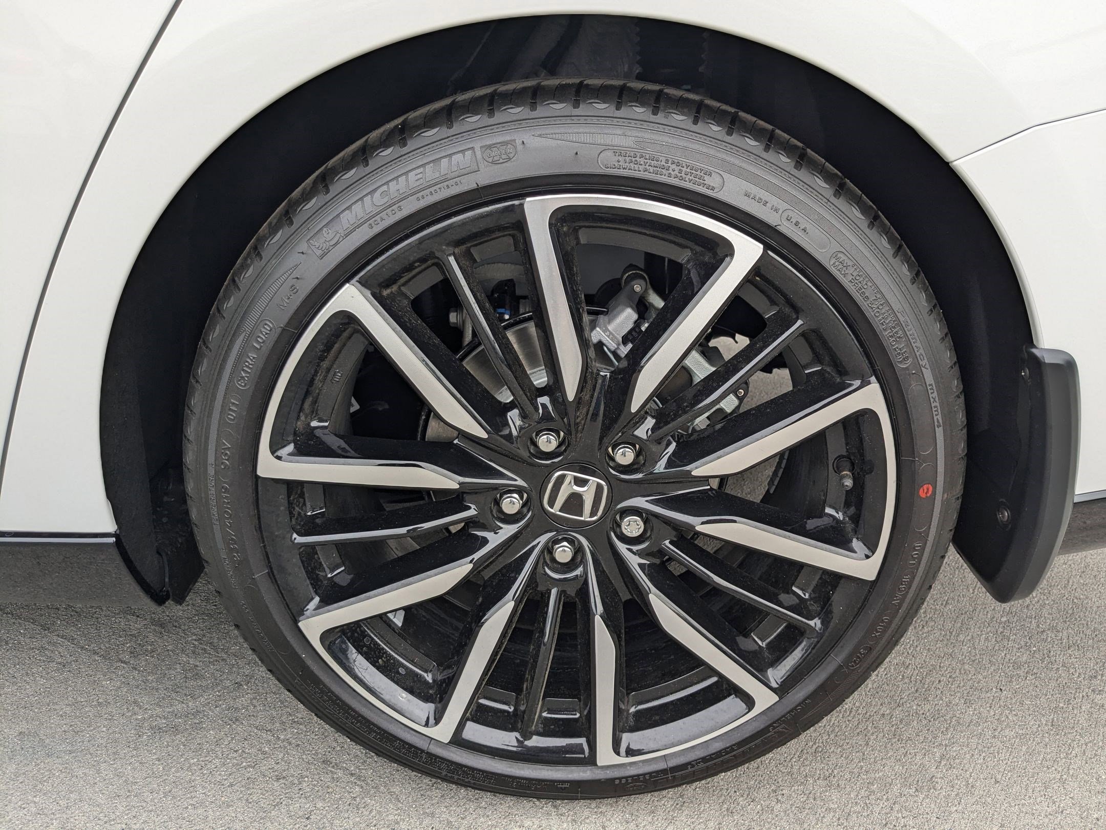 2025 Honda Accord Hybrid Touring photo 4