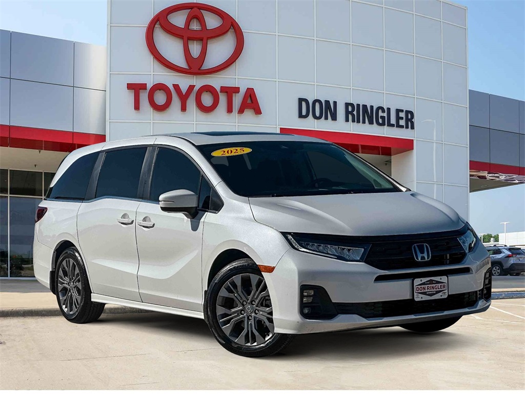 2025 Honda Odyssey Touring's photo