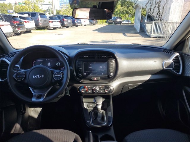 2023 Kia Soul LX photo 22
