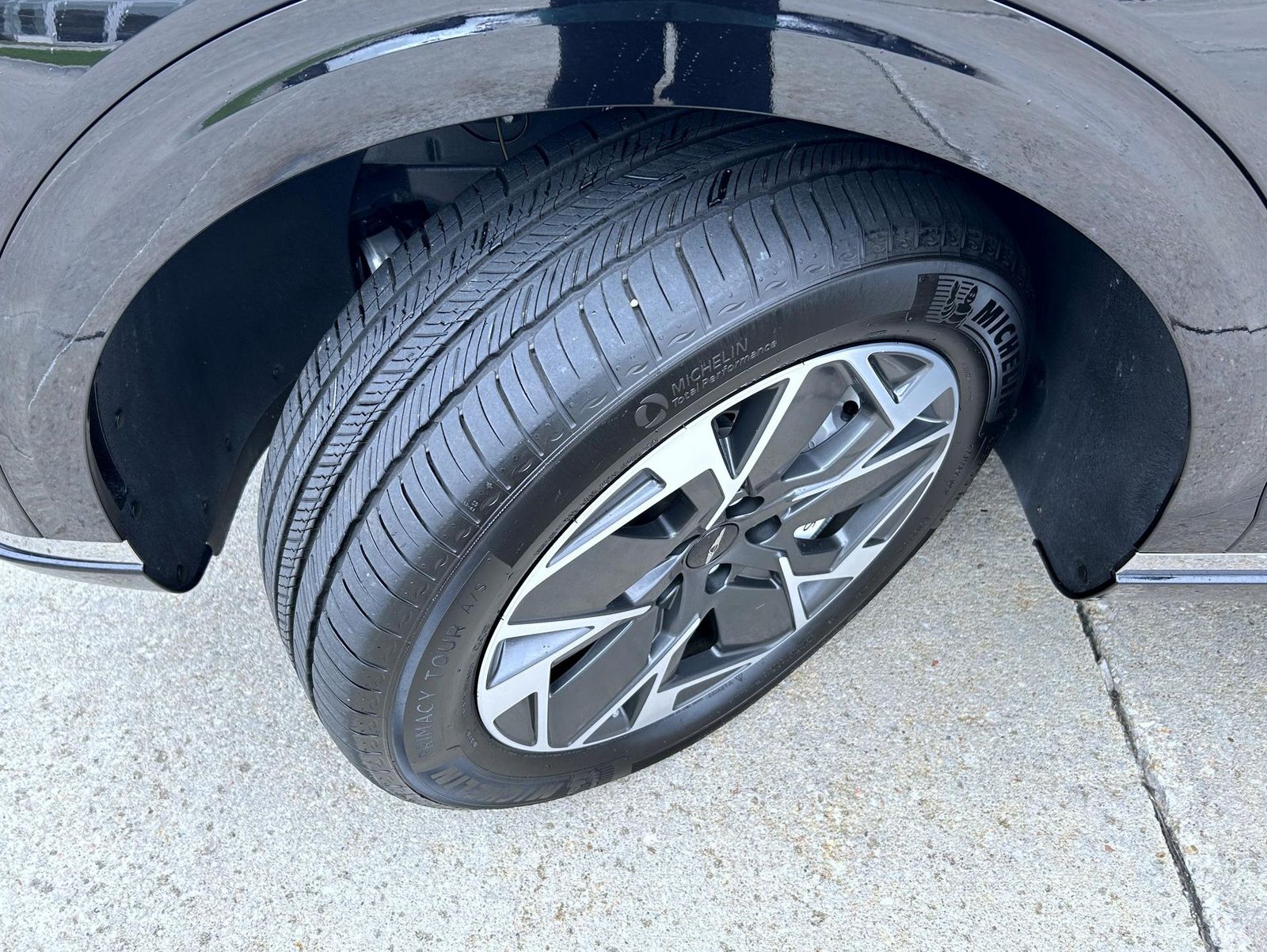 2026 Genesis Electrified GV70 photo 23