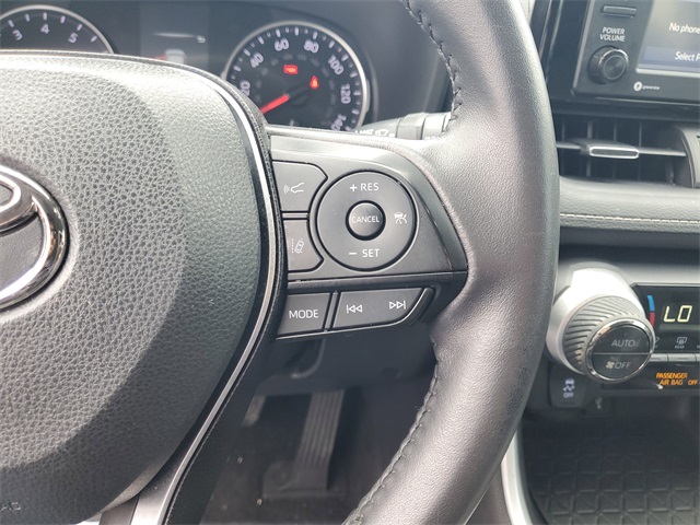 2022 Toyota RAV4 XLE Premium photo 15
