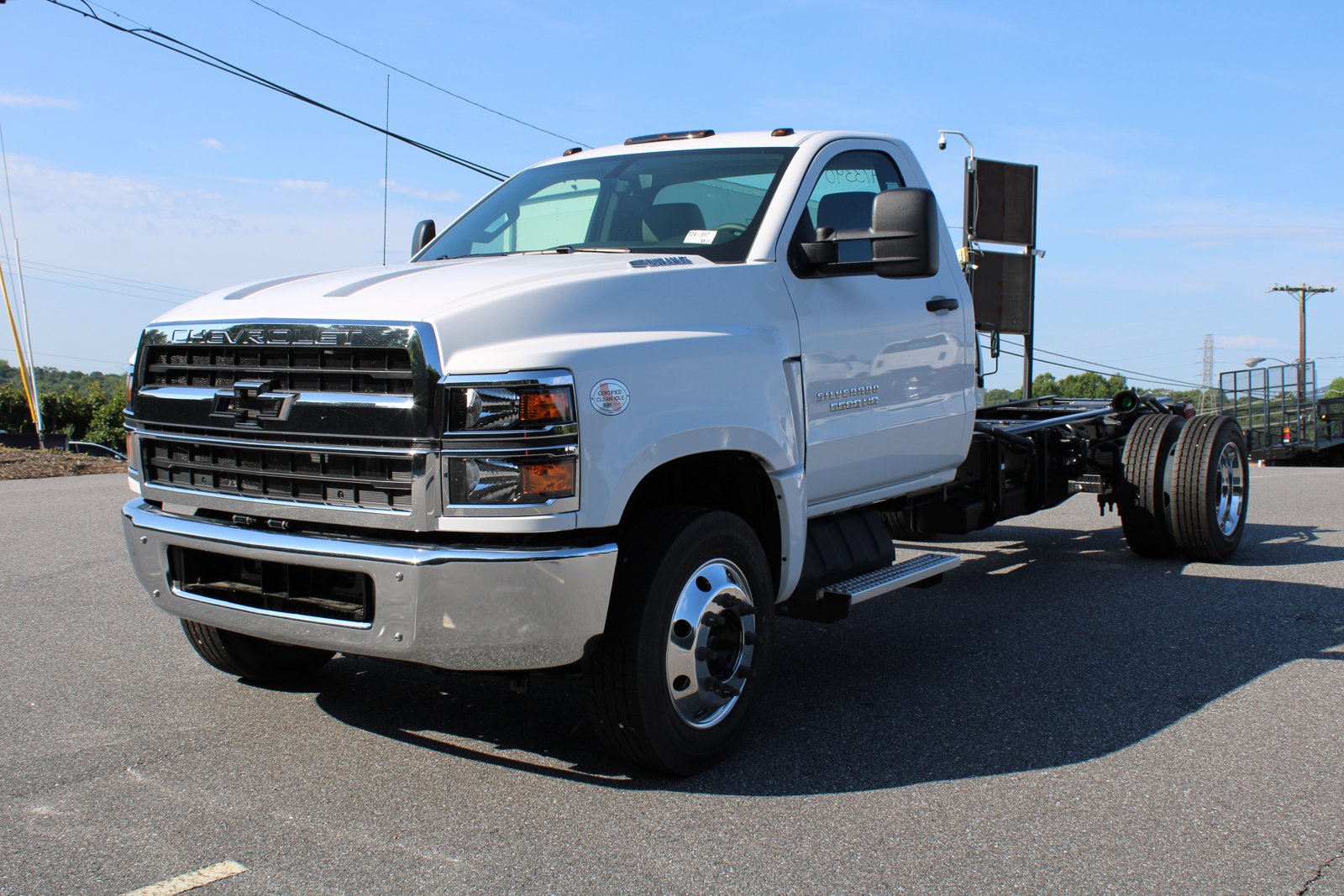 2024 Chevrolet Silverado 5500HD Work Truck photo 2