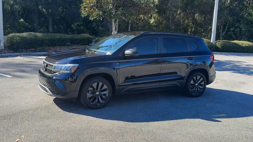 2022 Volkswagen Taos S photo 4