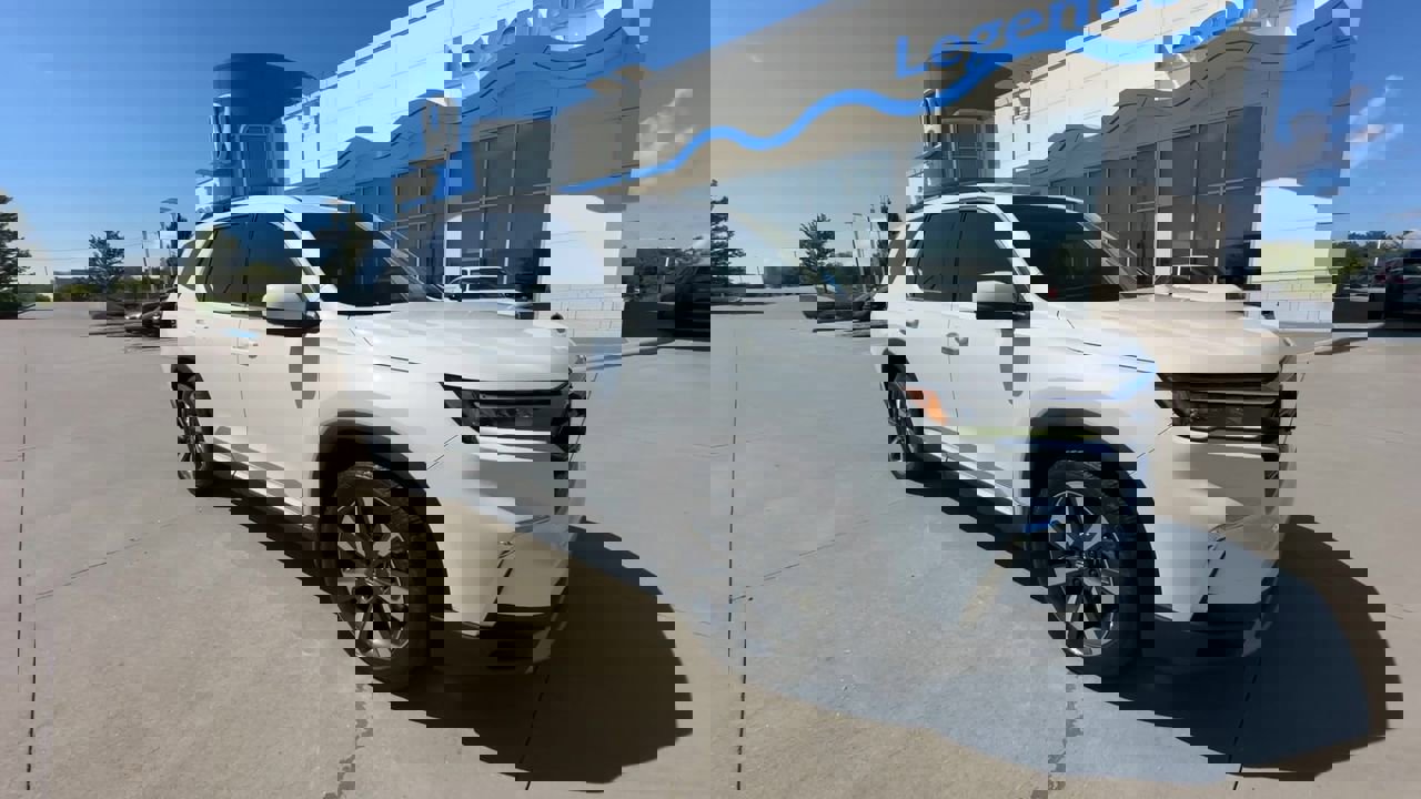 Certified 2023 Honda Pilot Touring with VIN 5FNYG1H75PB019869 for sale in Kansas City