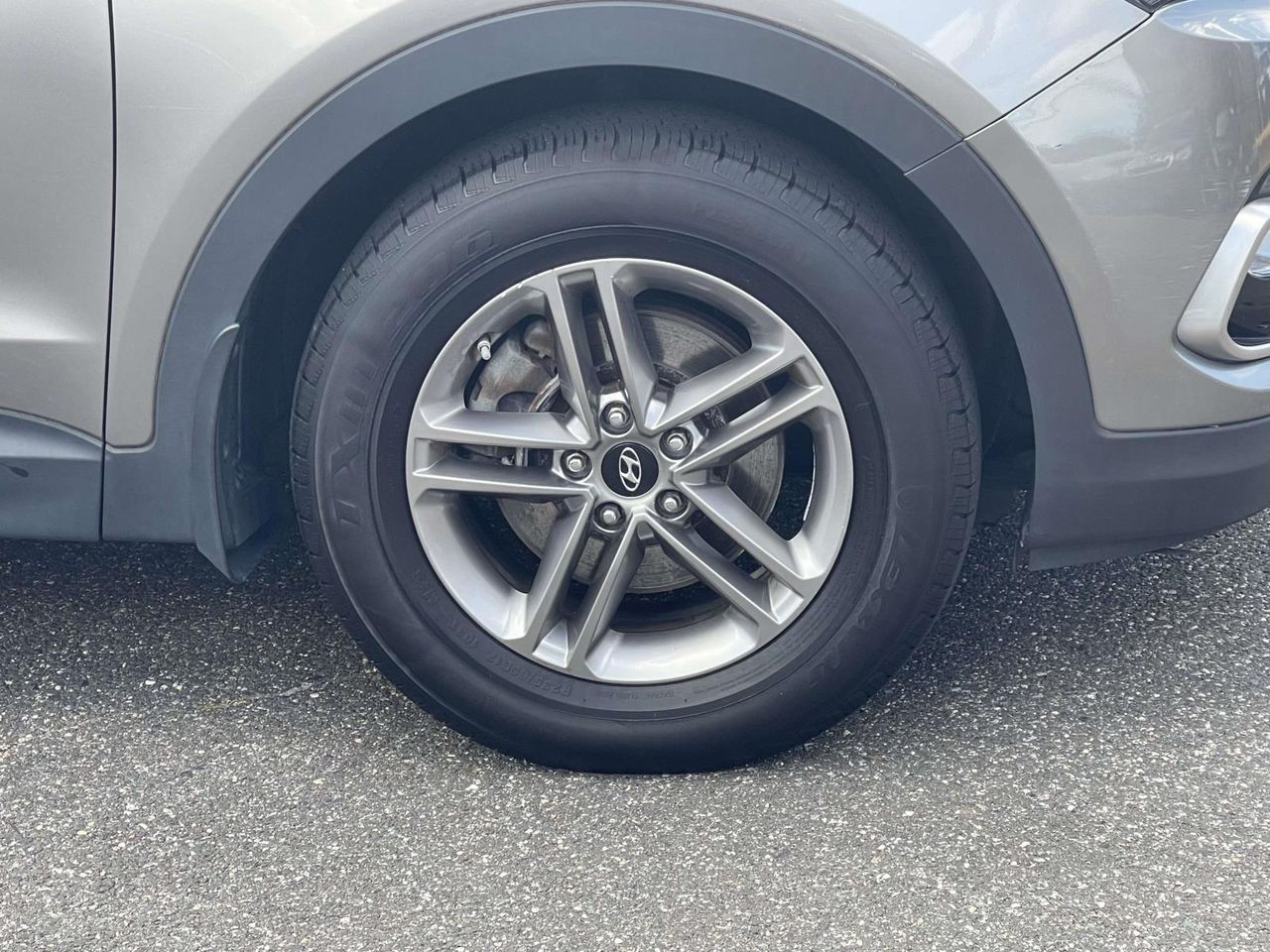 2017 Hyundai Santa Fe Sport photo 3