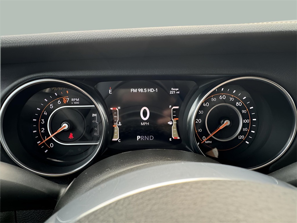 2021 Jeep Wrangler Unlimited Sahara High Altitude photo 13