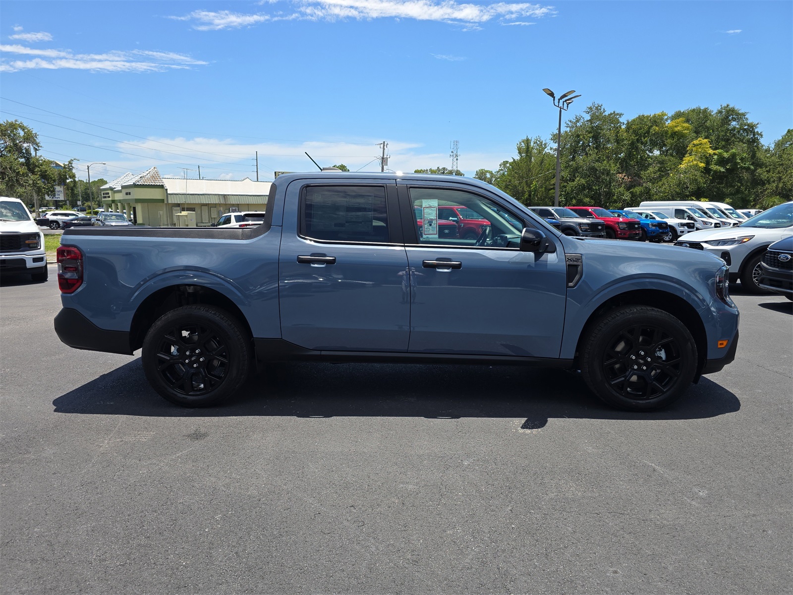 2025 Ford Maverick XLT photo 3
