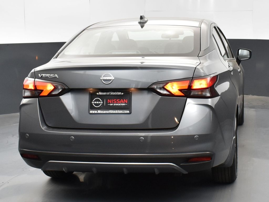 2025 Nissan Versa 1.6 SV photo 7