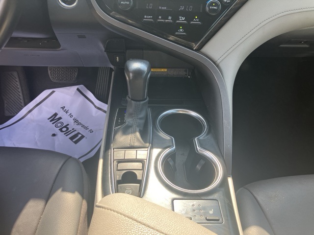 2020 Toyota Camry XLE photo 27