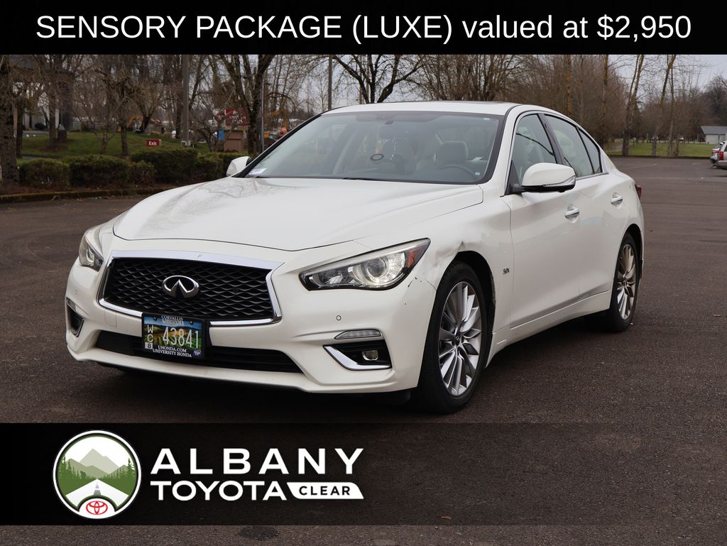 2018 INFINITI Q50 LUXE