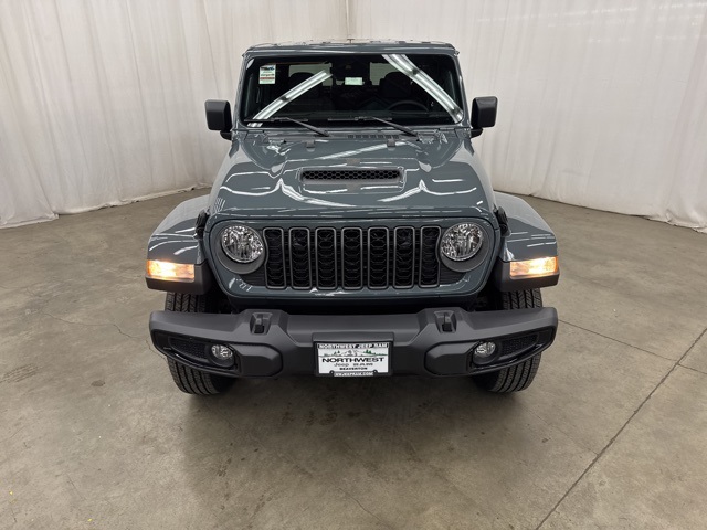 2025 Jeep Gladiator Sport S photo 2