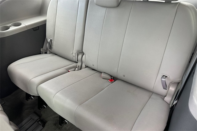 2018 Toyota Sienna XLE photo 15