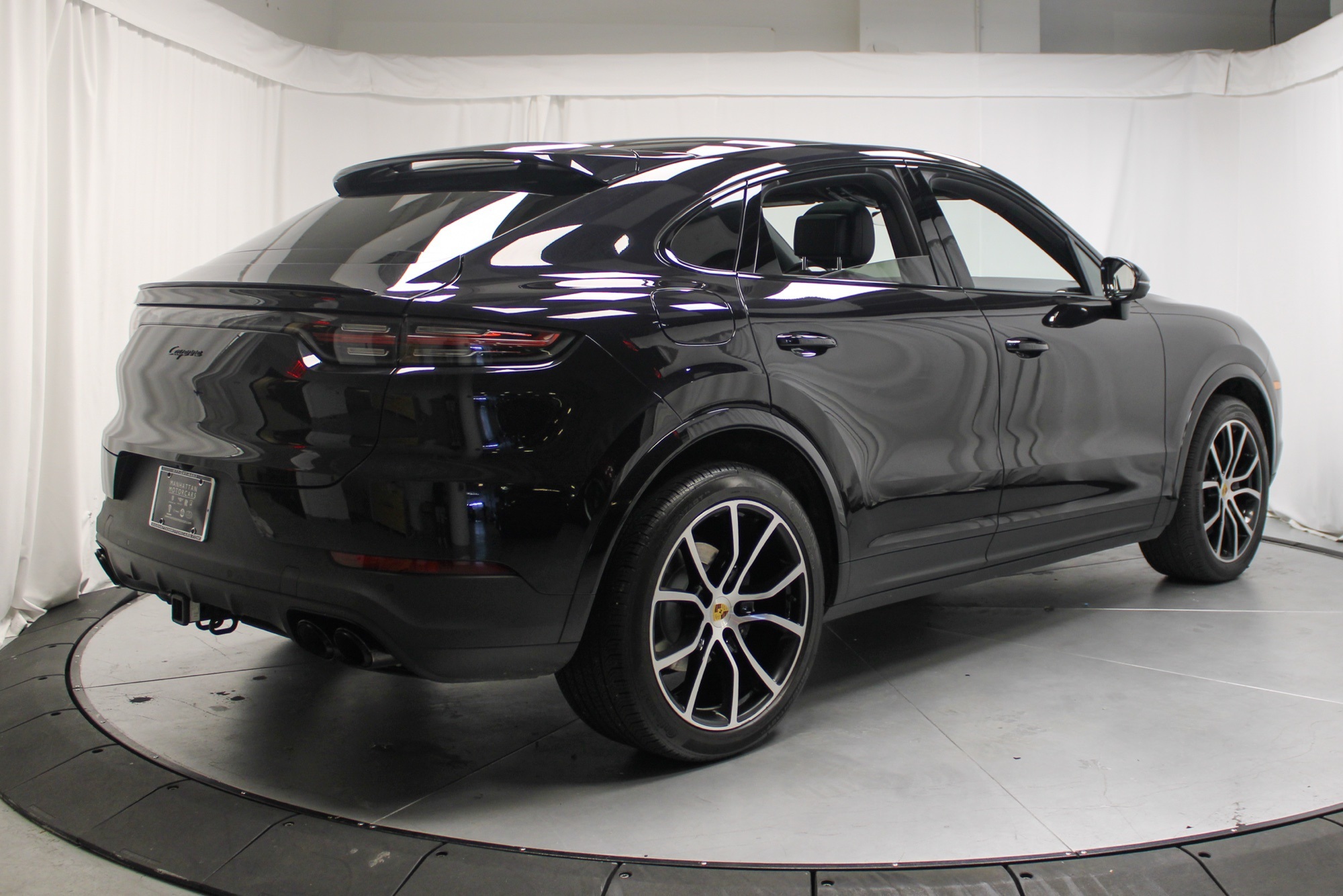 2022 Porsche Cayenne Coupe photo 9