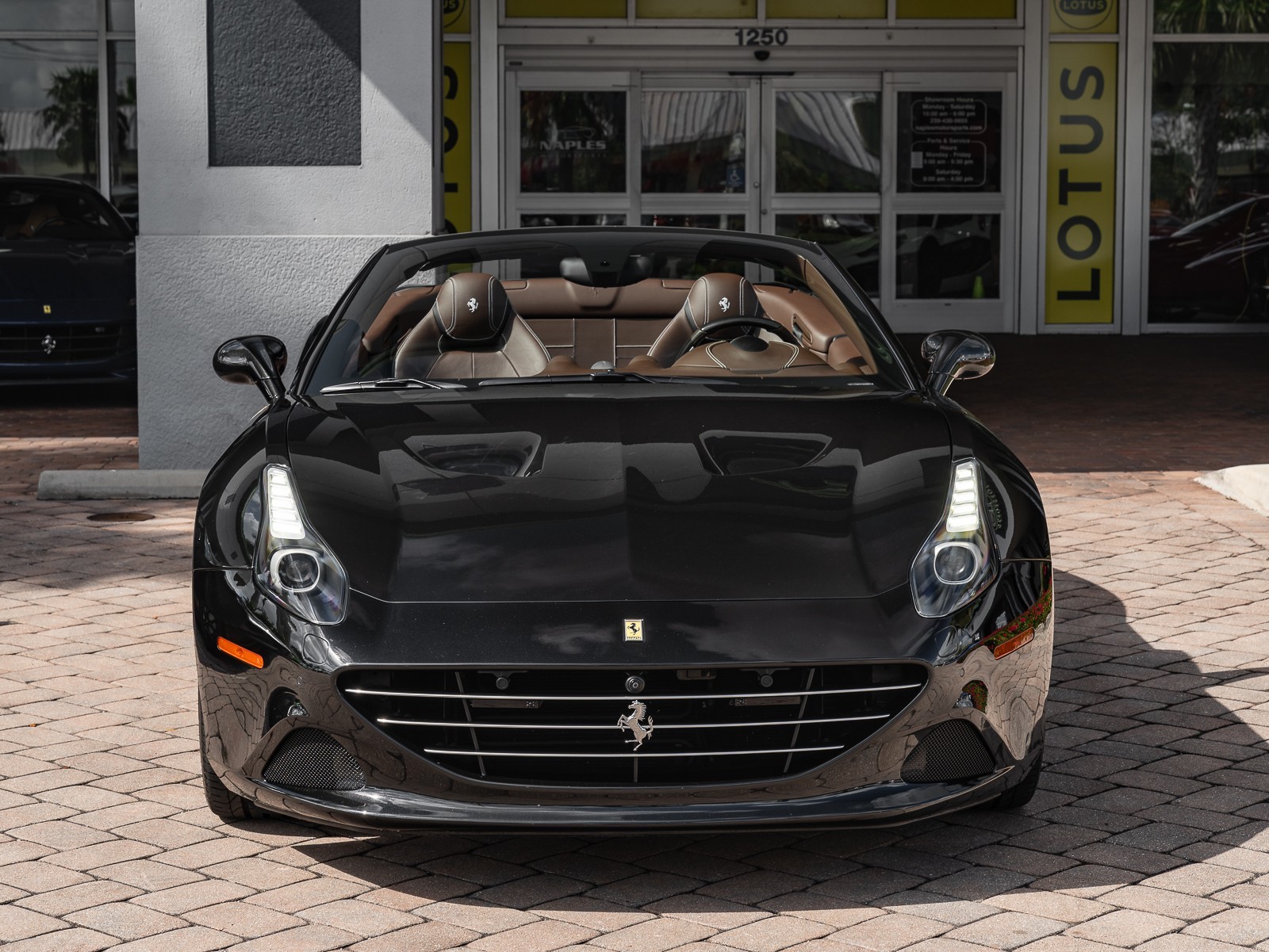 2015 Ferrari California T photo 16