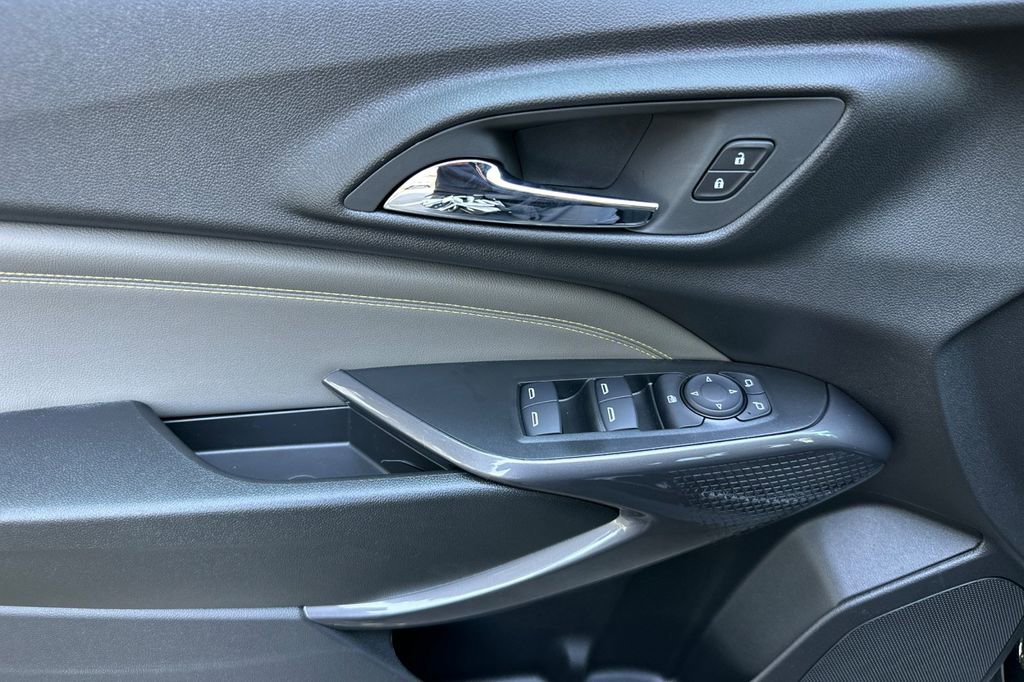 2025 Chevrolet Trax ACTIV photo 9