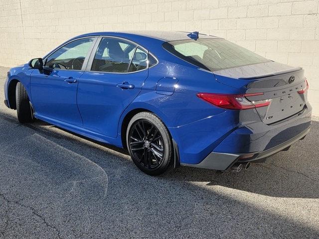2025 Toyota Camry SE photo 3