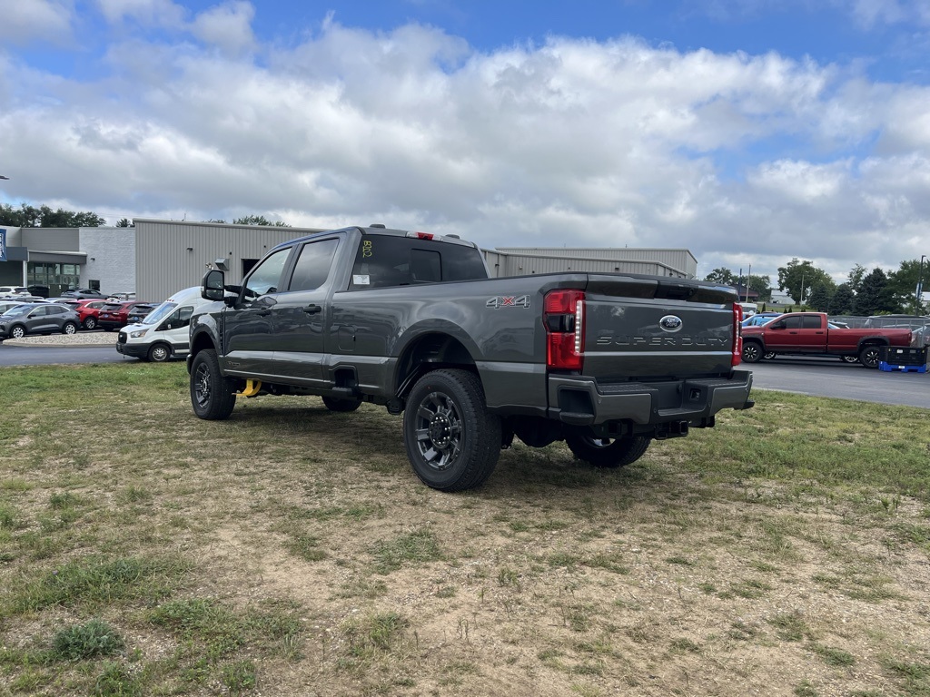 2026 Ford F-350 XL photo 4