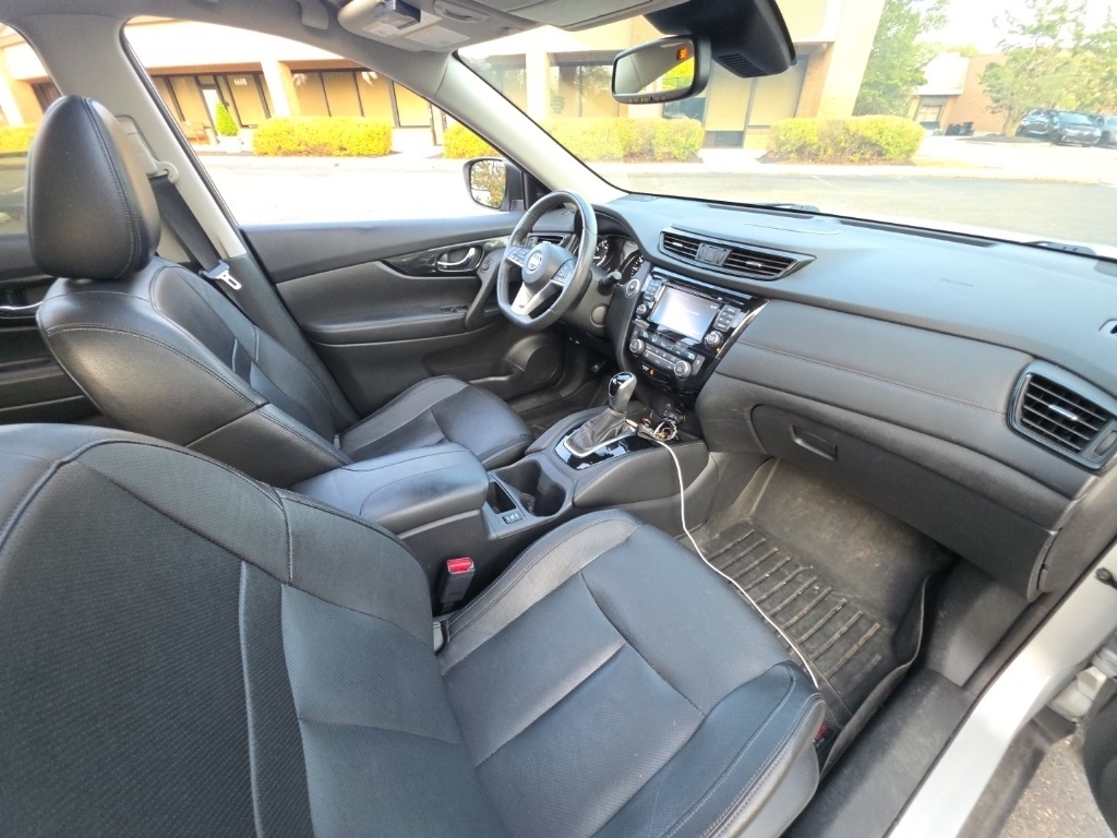 2017 Nissan Rogue SL photo 8