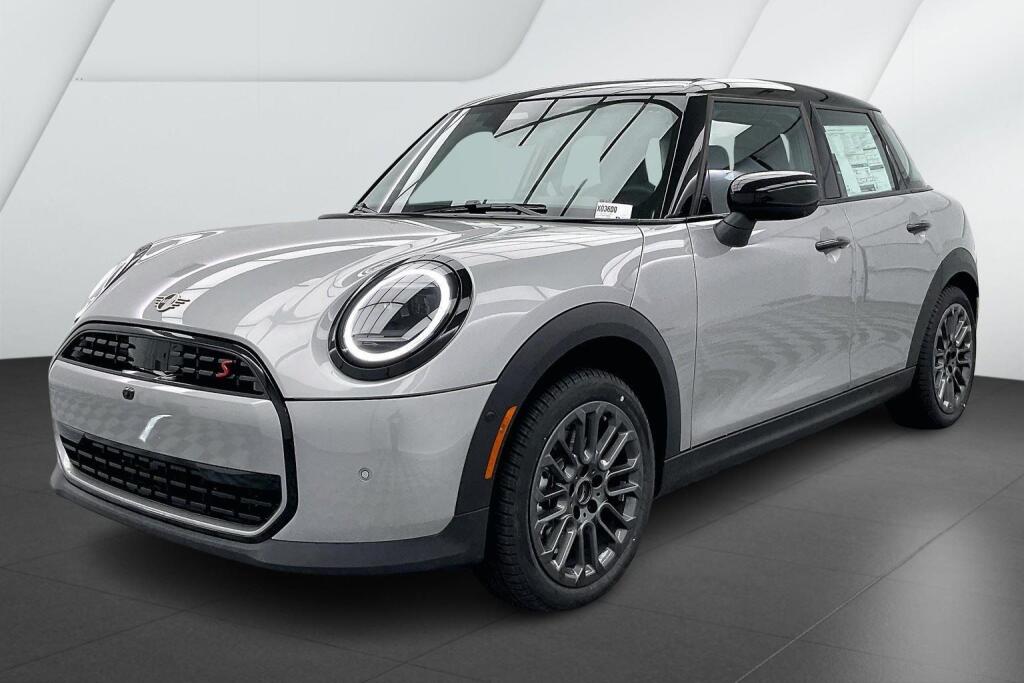 2025 MINI Hardtop 4 Door S's photo