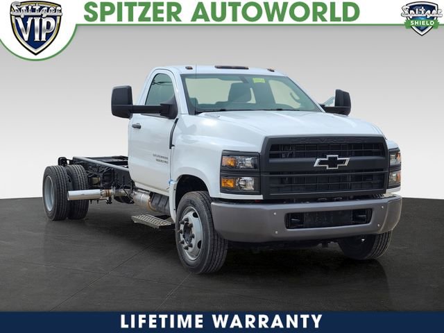 2024 Chevrolet Silverado 4500 Medium Duty Chassis Cab Work Truck's photo