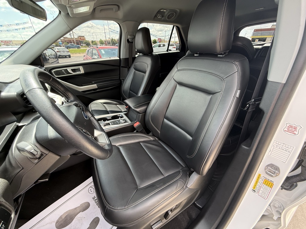 2023 Ford Explorer XLT photo 7
