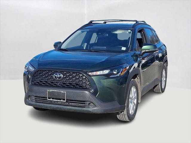 2022 Toyota Corolla Cross LE's photo