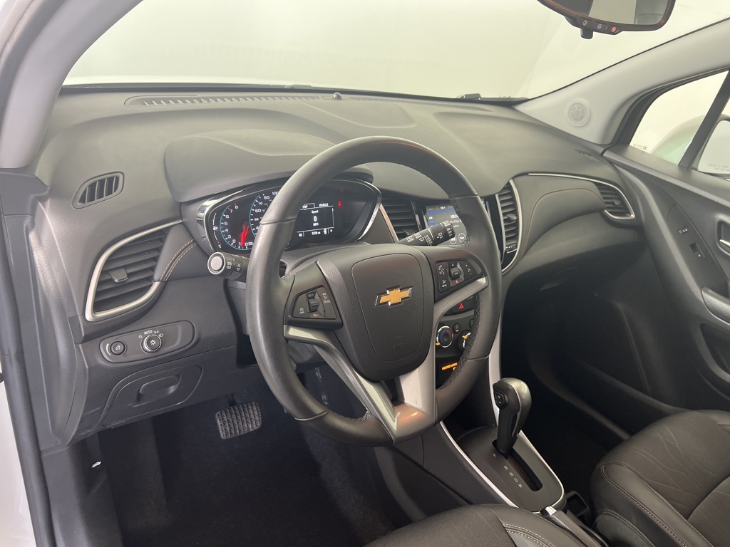 2022 Chevrolet Trax LT photo 2