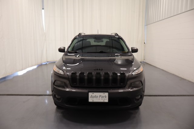 2016 Jeep Cherokee Altitude photo 2