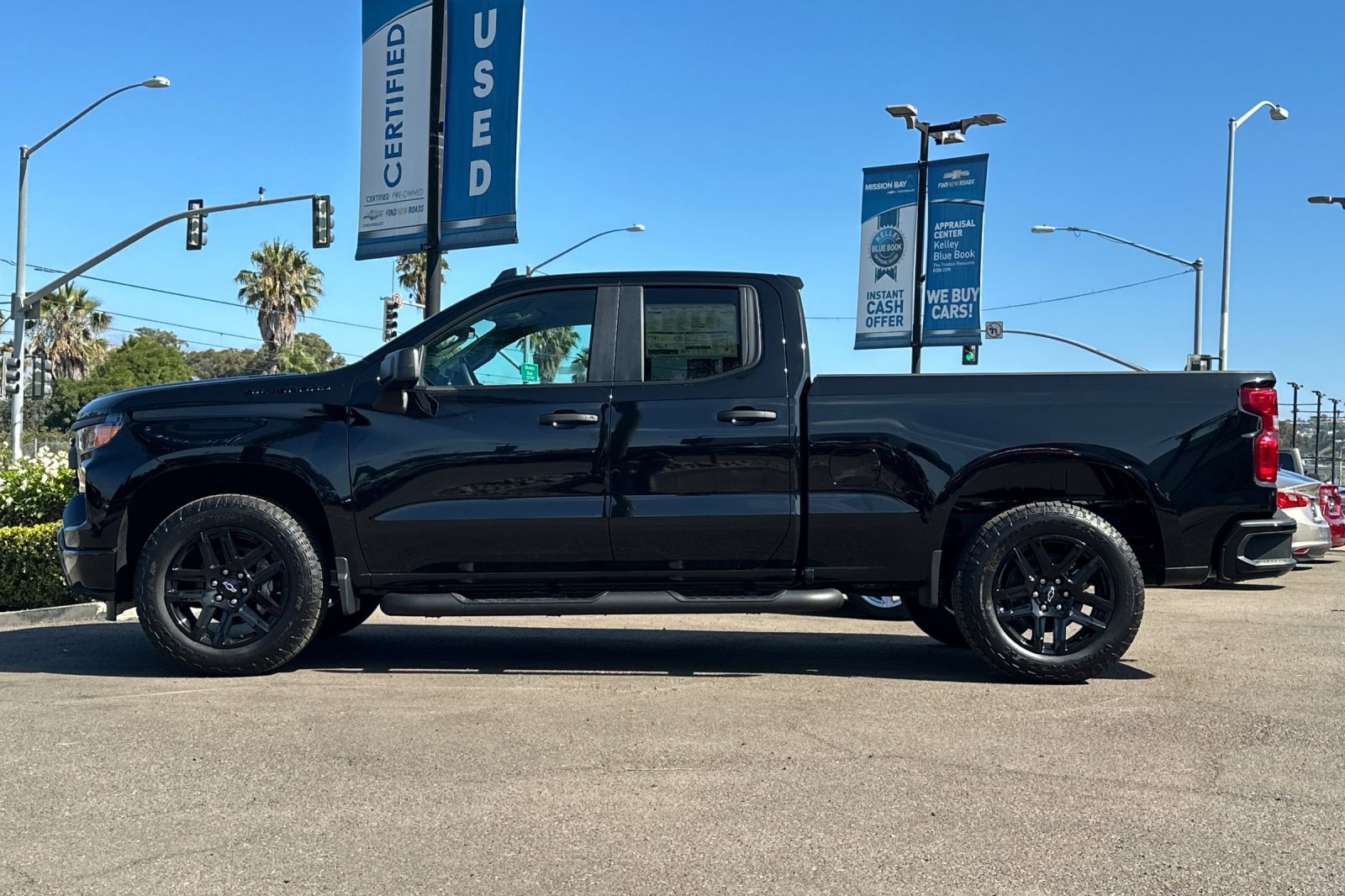 2025 Chevrolet Silverado 1500 Custom photo 7