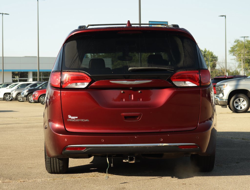 2017 Chrysler Pacifica Touring L photo 6